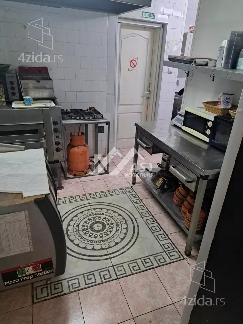 Lokal | 4zida
