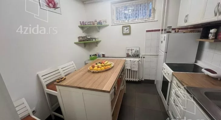 Petosoban stan | 4zida