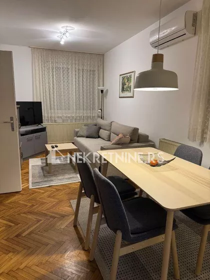 Ustanička | 4zida.rs