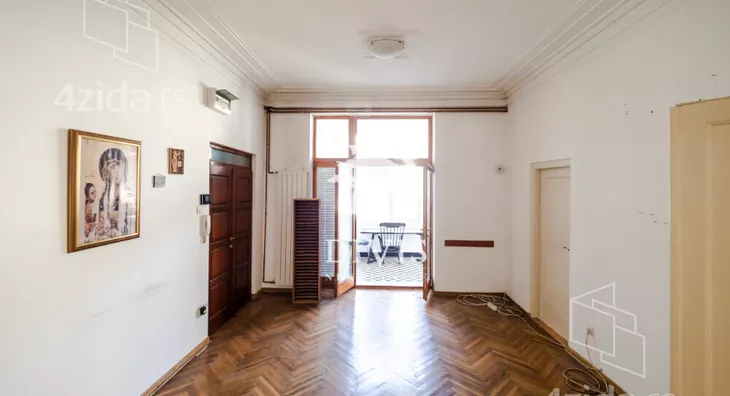 Četvoroiposoban stan | 4zida