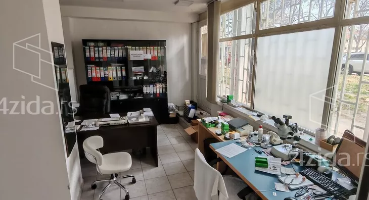 Poslovni prostor | 4zida