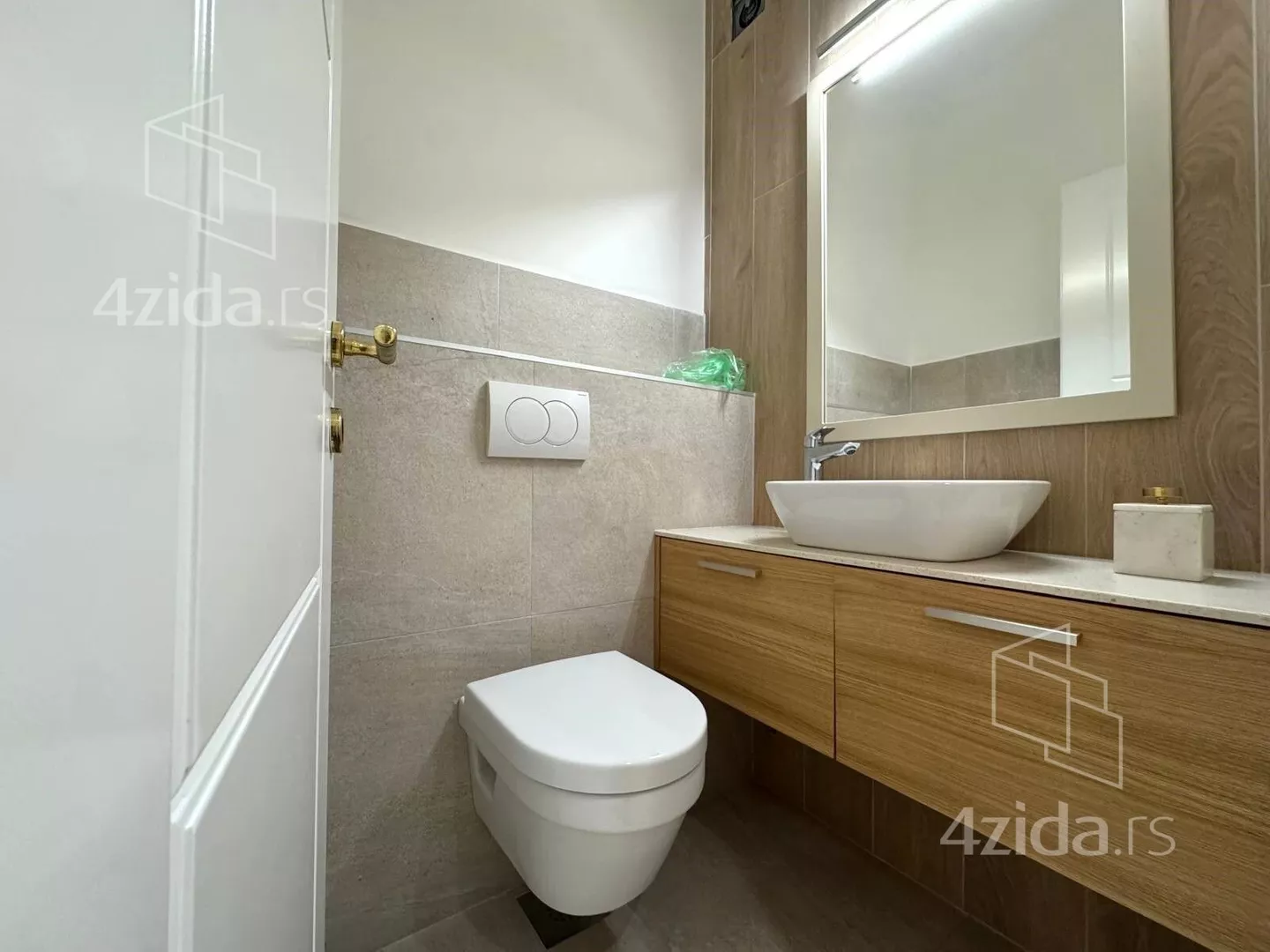 Petosoban stan | 4zida