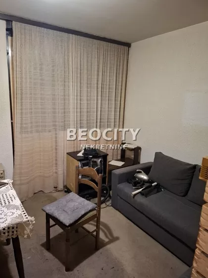 Emilije Jakšić | 4zida.rs