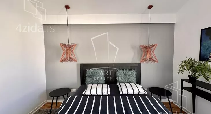 Šestosoban stan | 4zida