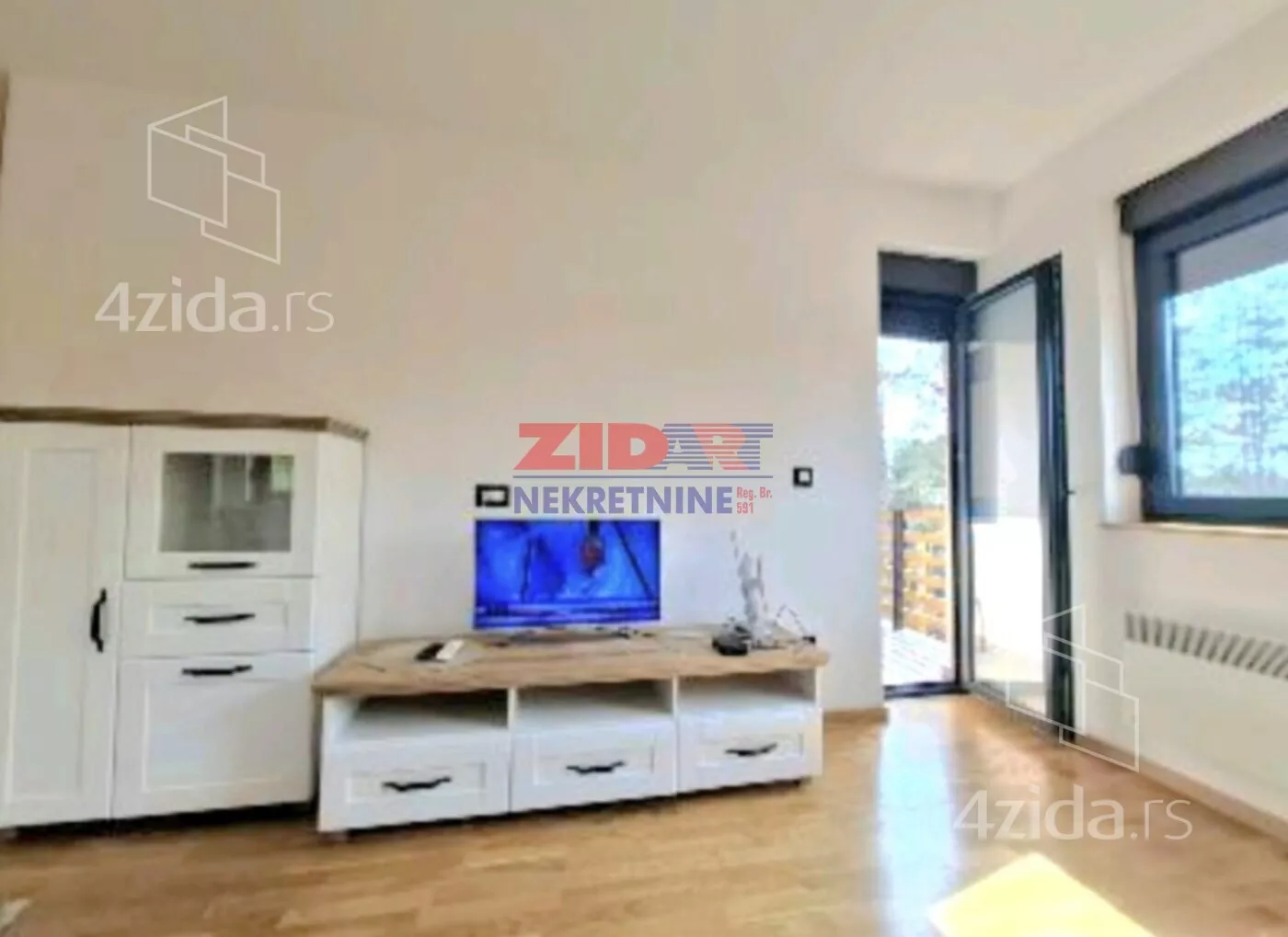 Jednoiposoban stan | 4zida