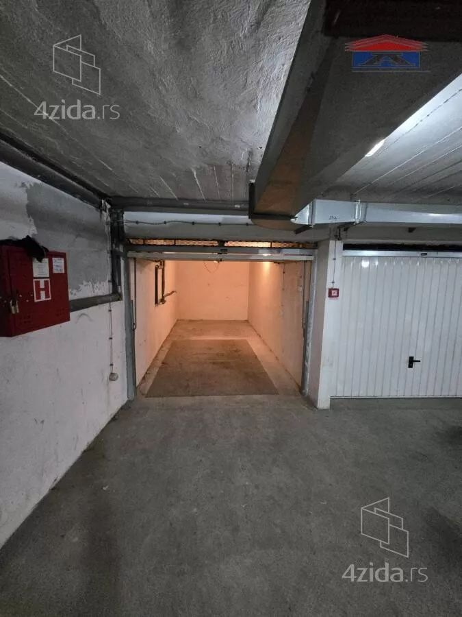 Garaža | 4zida