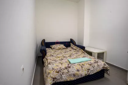 Mali Mokri Lug | 4zida.rs