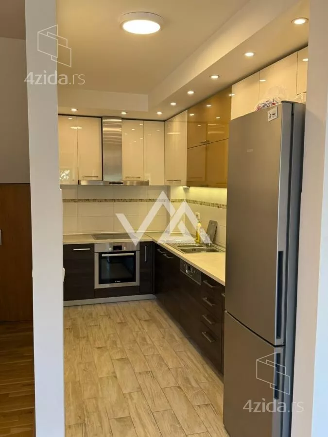 Petosoban stan | 4zida