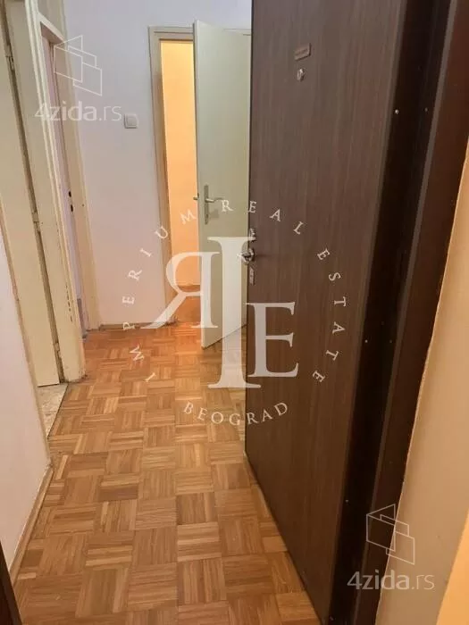 Četvoroiposoban stan | 4zida
