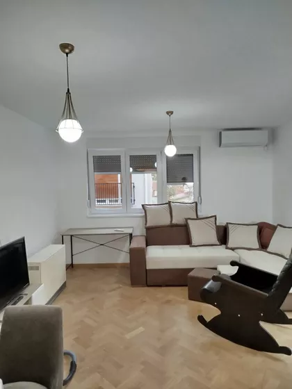 Nemanjina 24 | 4zida.rs