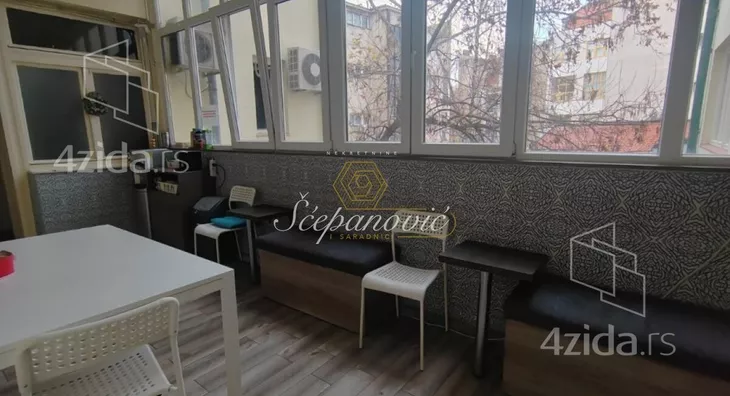 Sedmosoban stan | 4zida