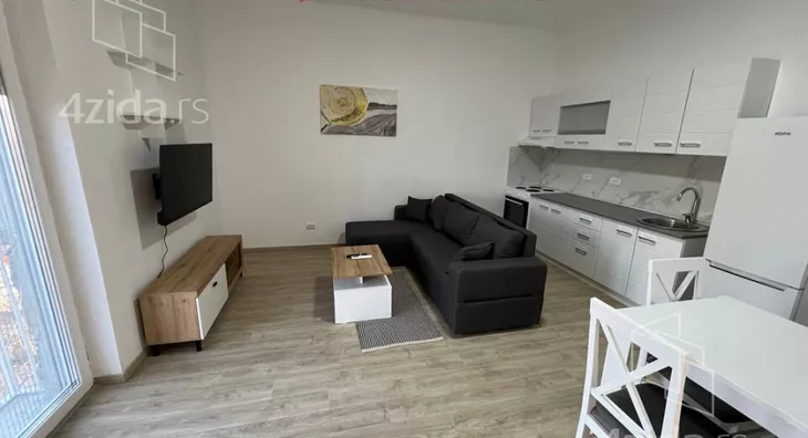 Četvoroiposoban stan | 4zida