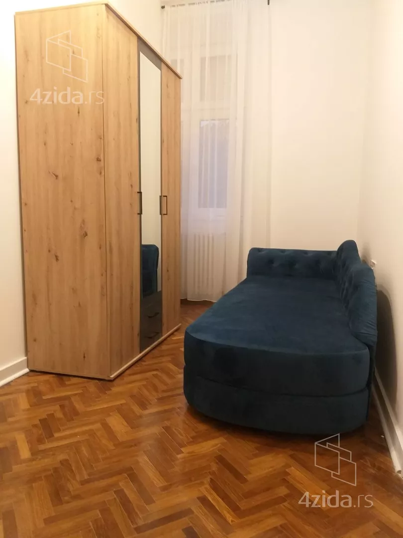 Četvoroiposoban stan | 4zida