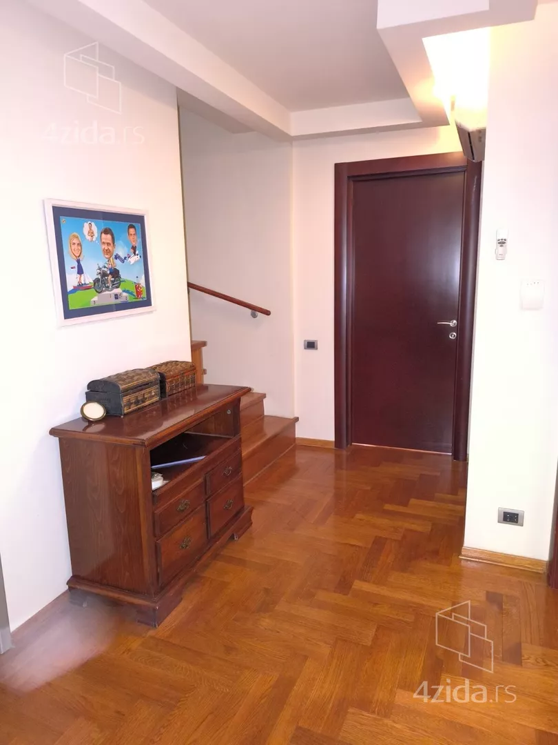 4-etažna kuća | 4zida