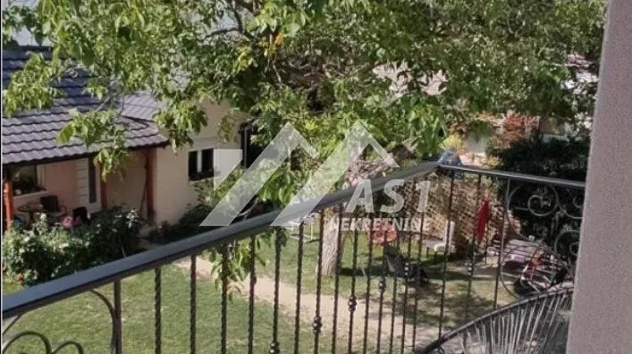 Poslovna zgrada | 4zida