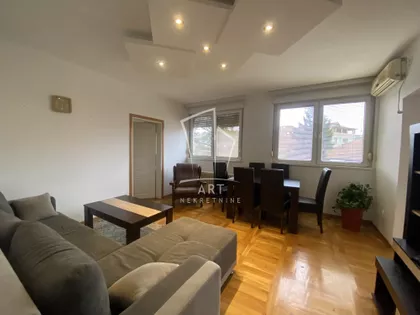 Ivana Mičurina | 4zida.rs