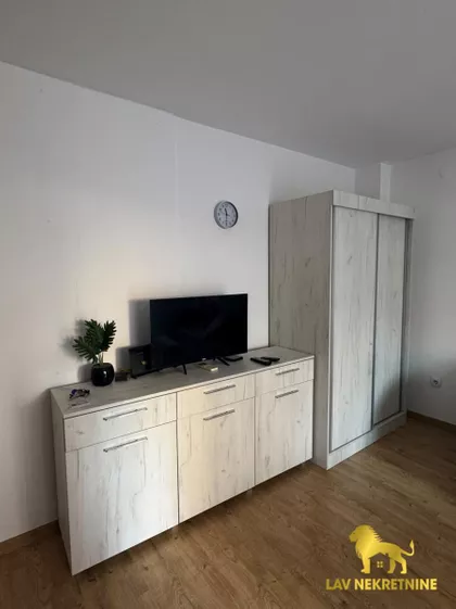 RUMENAČKA | 4zida.rs