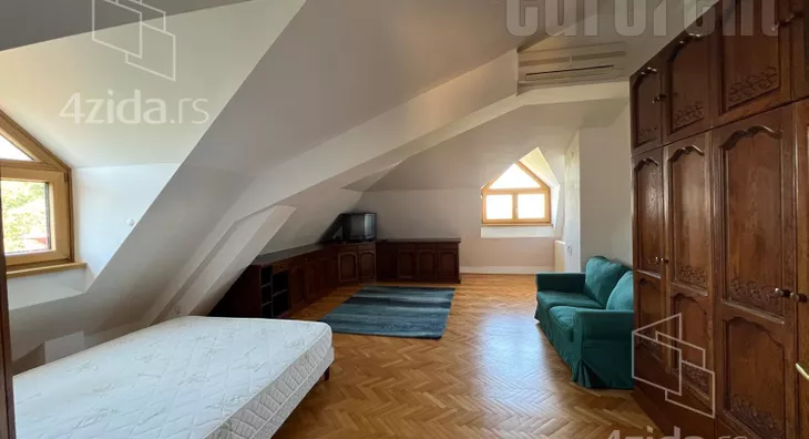 Četvoroiposoban stan | 4zida