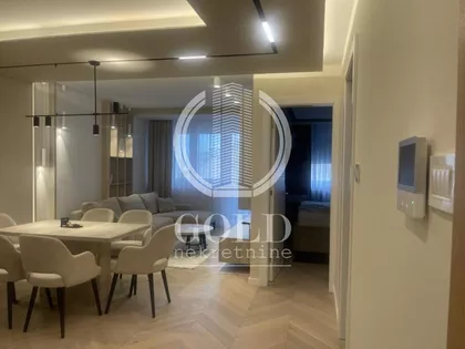 Lasla Gala | 4zida.rs