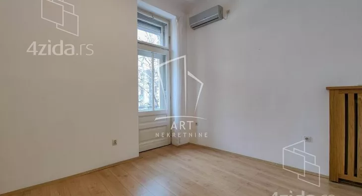 Četvoroiposoban stan | 4zida