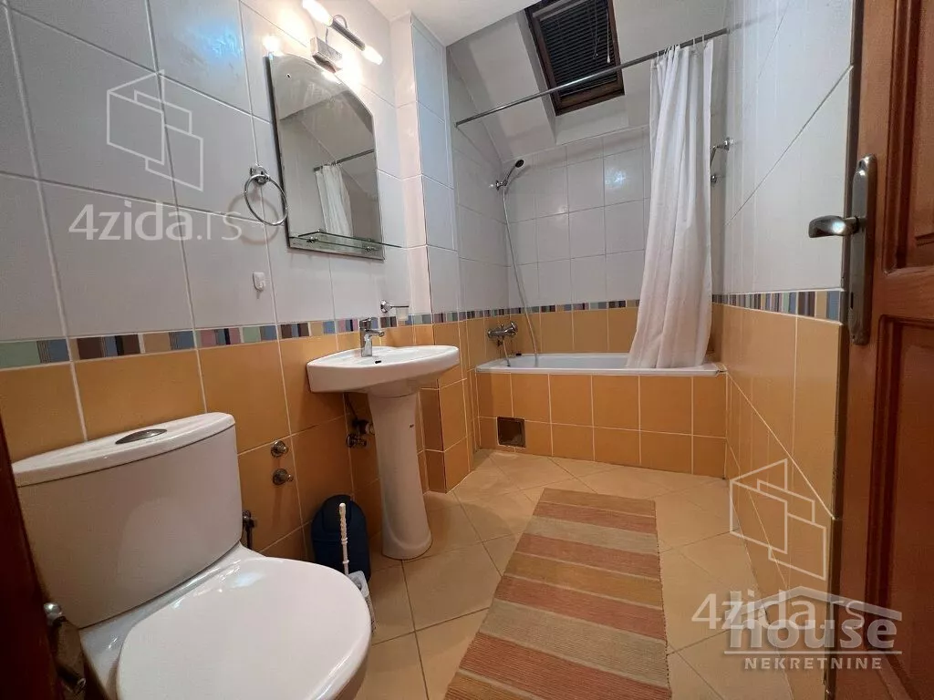 Troiposoban stan | 4zida