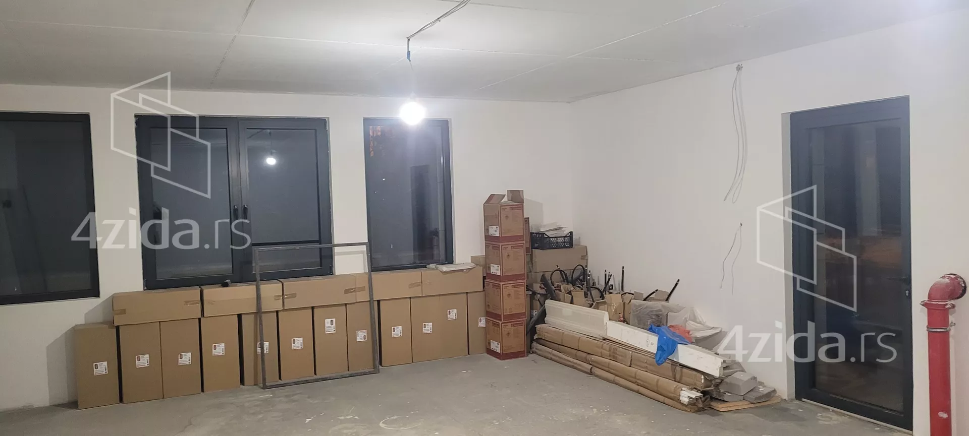 Poslovni prostor | 4zida