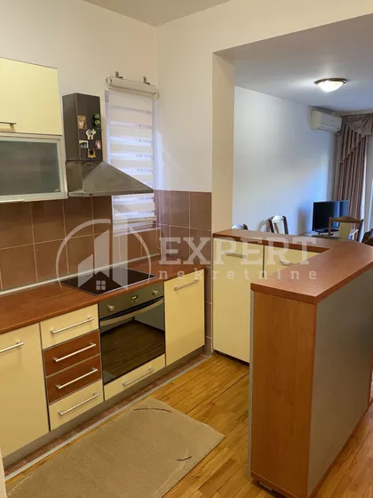 Janisa Janulisa | 4zida.rs