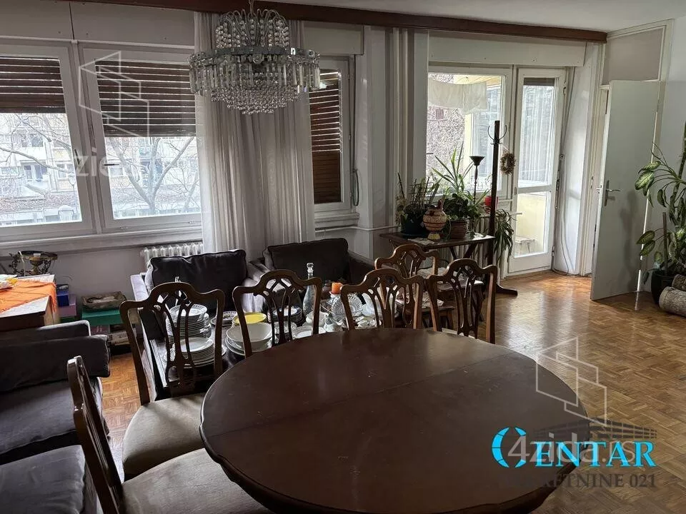 Troiposoban stan | 4zida