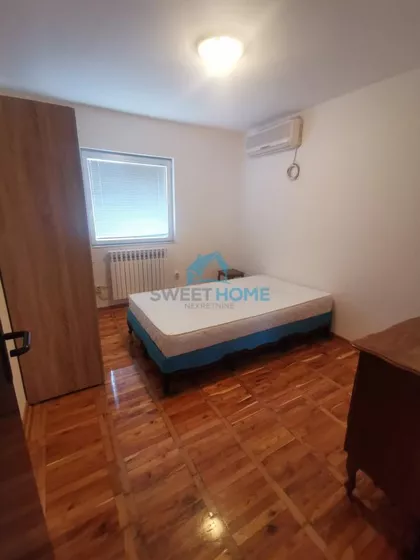 Vladimira Mitrovica | 4zida.rs