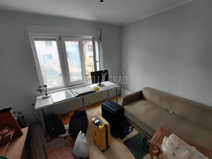 Prvomajska | 4zida.rs