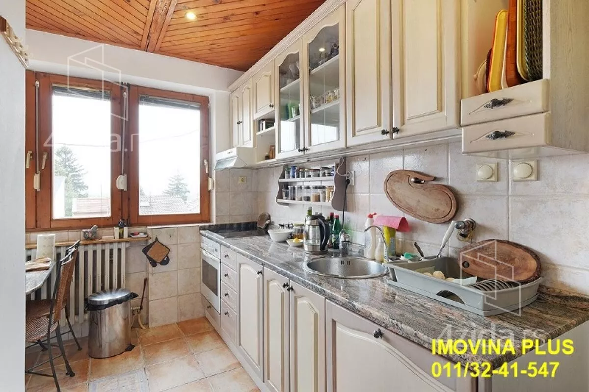 Šestosoban stan | 4zida