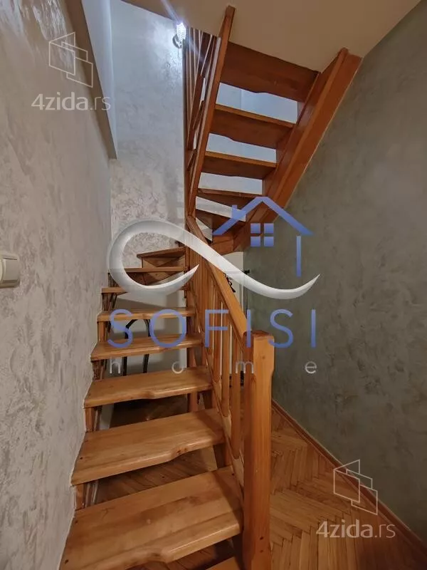 Četvoroiposoban stan | 4zida