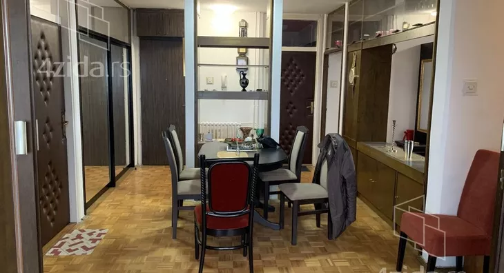 Petosoban stan | 4zida