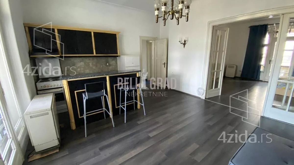 Šestosoban stan | 4zida