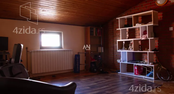 Šestosoban stan | 4zida