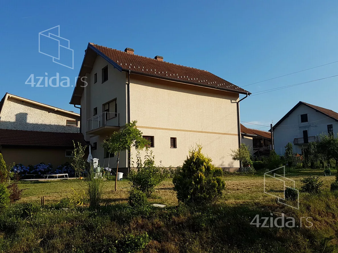 3-etažna kuća | 4zida