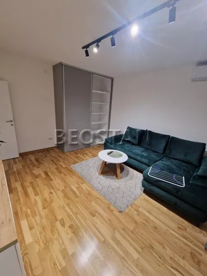 Pariske komune | 4zida.rs