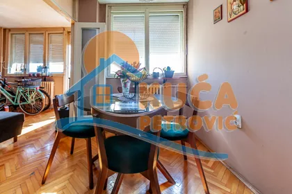 Pariske komune | 4zida.rs