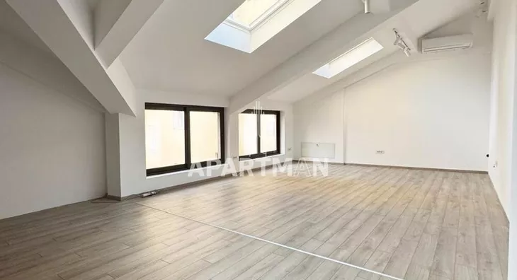 Poslovna zgrada | 4zida