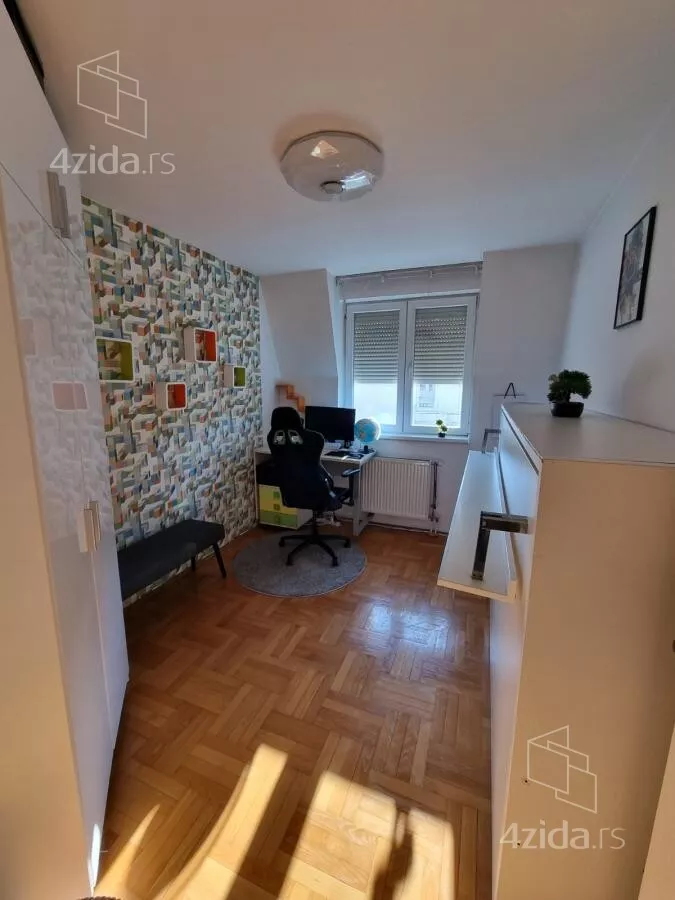 Troiposoban stan | 4zida