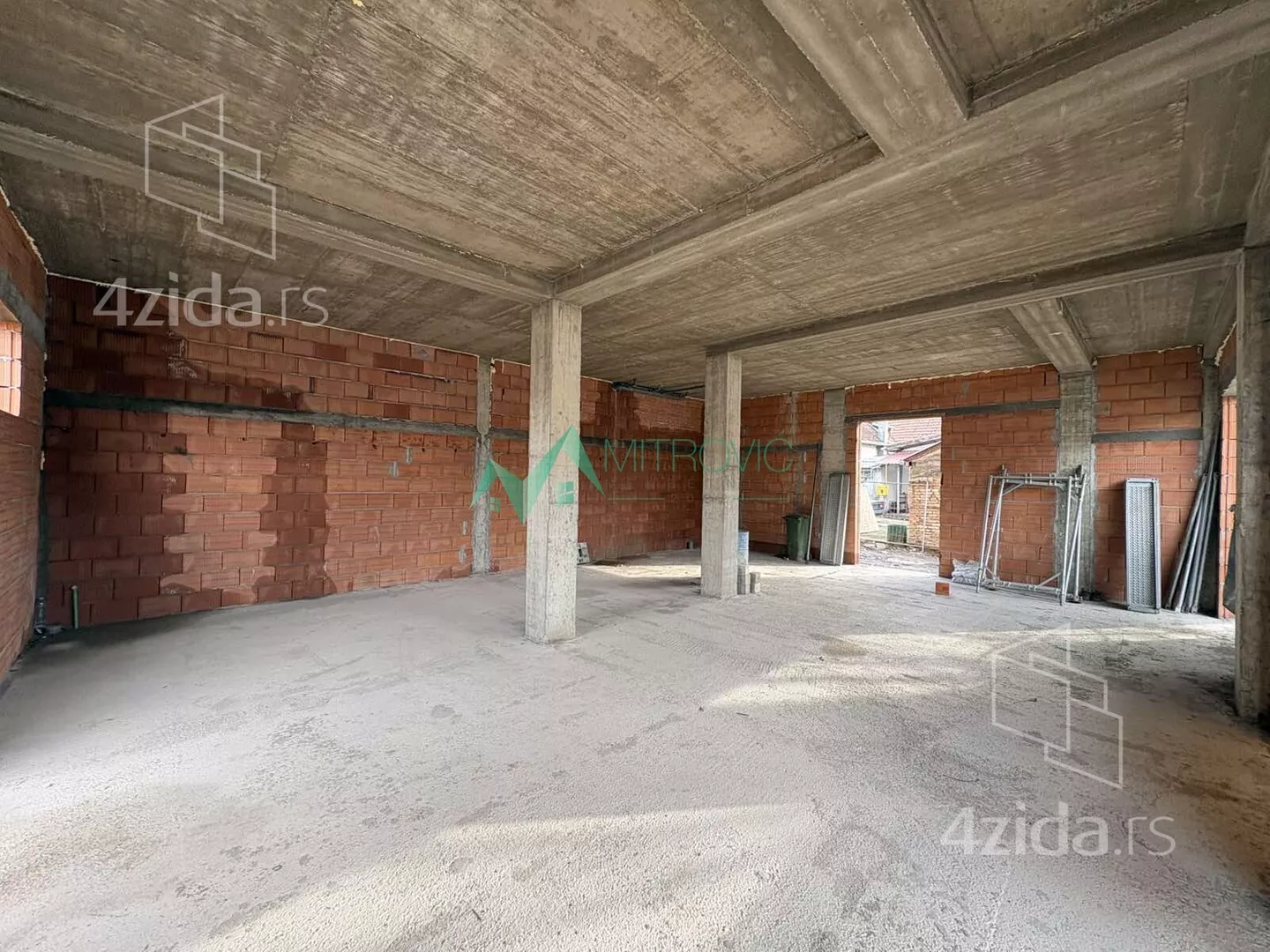 Poslovni prostor | 4zida