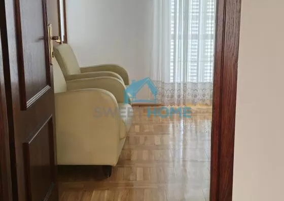 Poslovna zgrada | 4zida