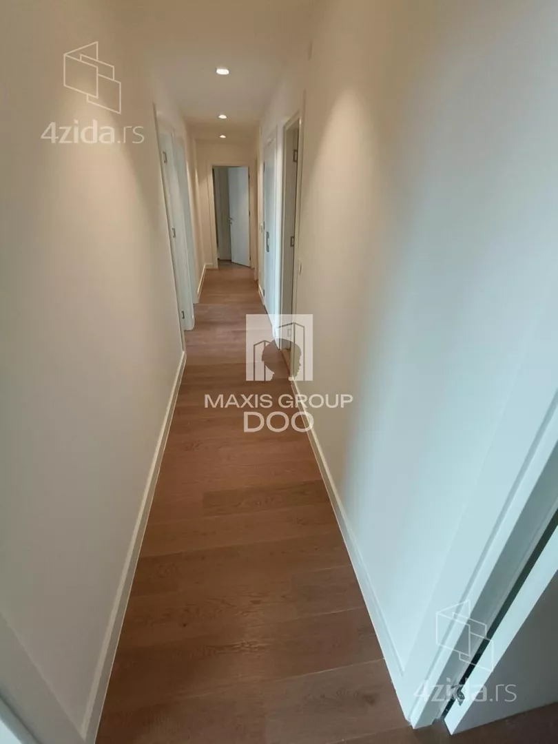 Šestosoban stan | 4zida