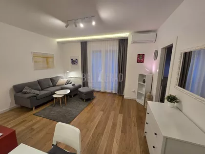 Gospodara Vučića | 4zida.rs