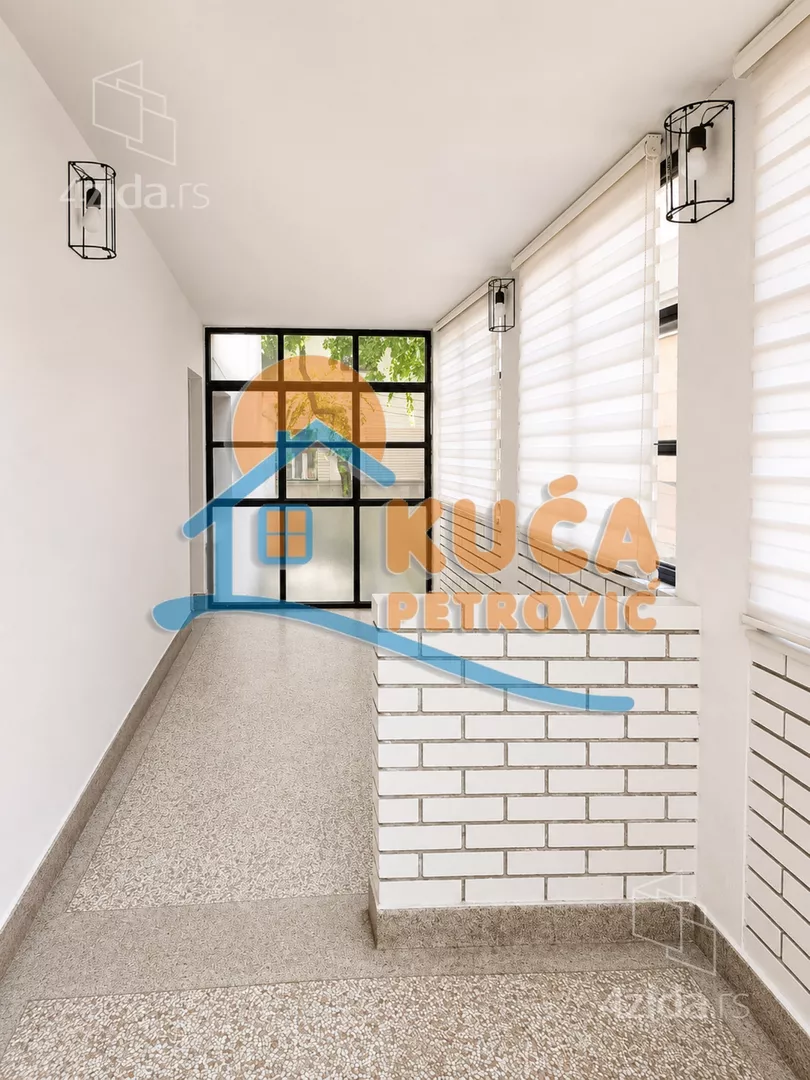 Lokal | 4zida