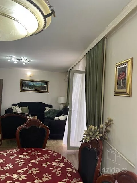 Troiposoban stan | 4zida