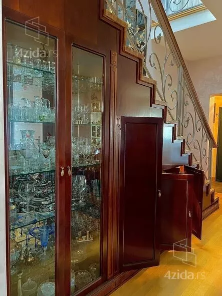 Šestosoban stan | 4zida