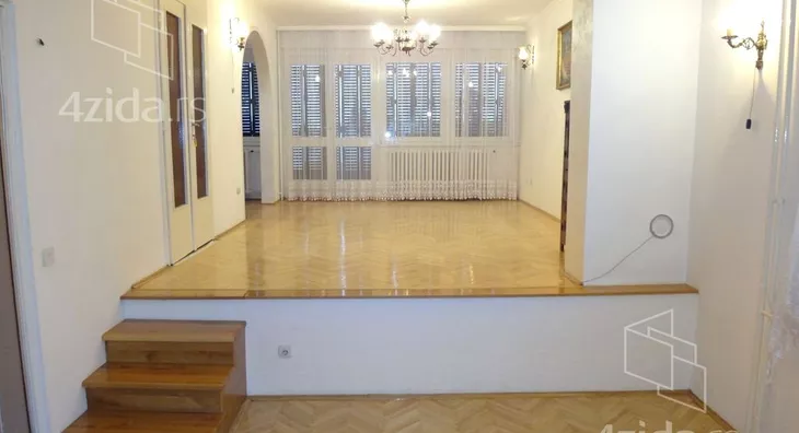 4-etažna kuća | 4zida