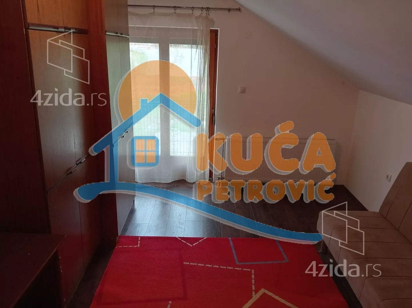 Troiposoban stan | 4zida