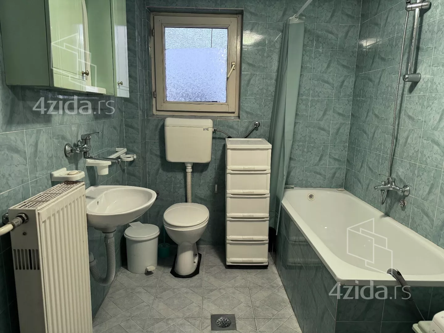 Troiposoban stan | 4zida